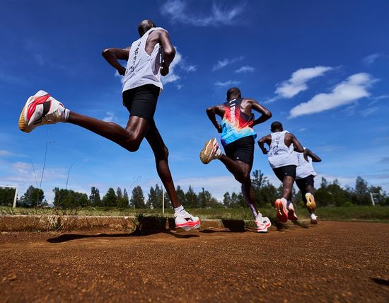  运动服饰的增长悖论：李宁财报背后的运营重构逻辑 企业服务