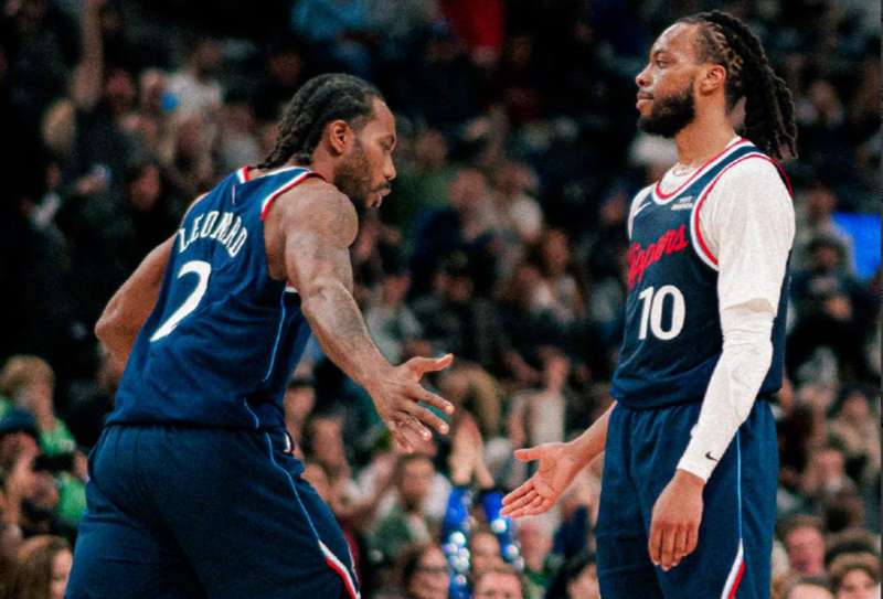  篮球迷的深夜独白：那些在附加赛边缘挣扎的冠军梦 体育新闻