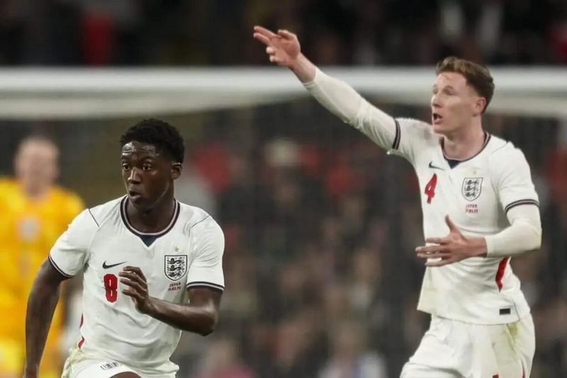 红魔中场的未来拼图：当我们谈论安德森与梅努时在期待什么 体育新闻