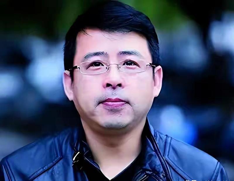  从平民名嘴到全网封杀：阿丘事件背后的职业伦理复盘 新闻