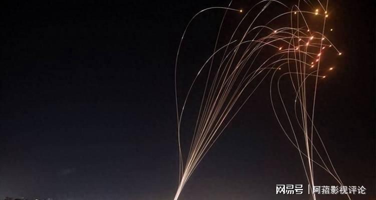  伊朗“死亡合围”战术深度拆解：饱和打击如何瘫痪美以防空体系 新闻