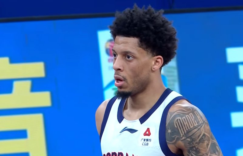  徐昕技术蜕变全解析：广州体系如何激活2米26中锋的攻防潜能 体育新闻