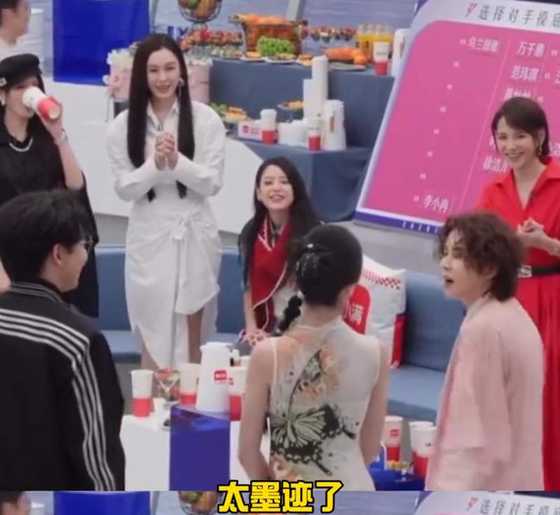  从「哈哈梗」到「直播翻车」：谢娜事件背后的专业主持人能力图谱分析 娱乐新闻